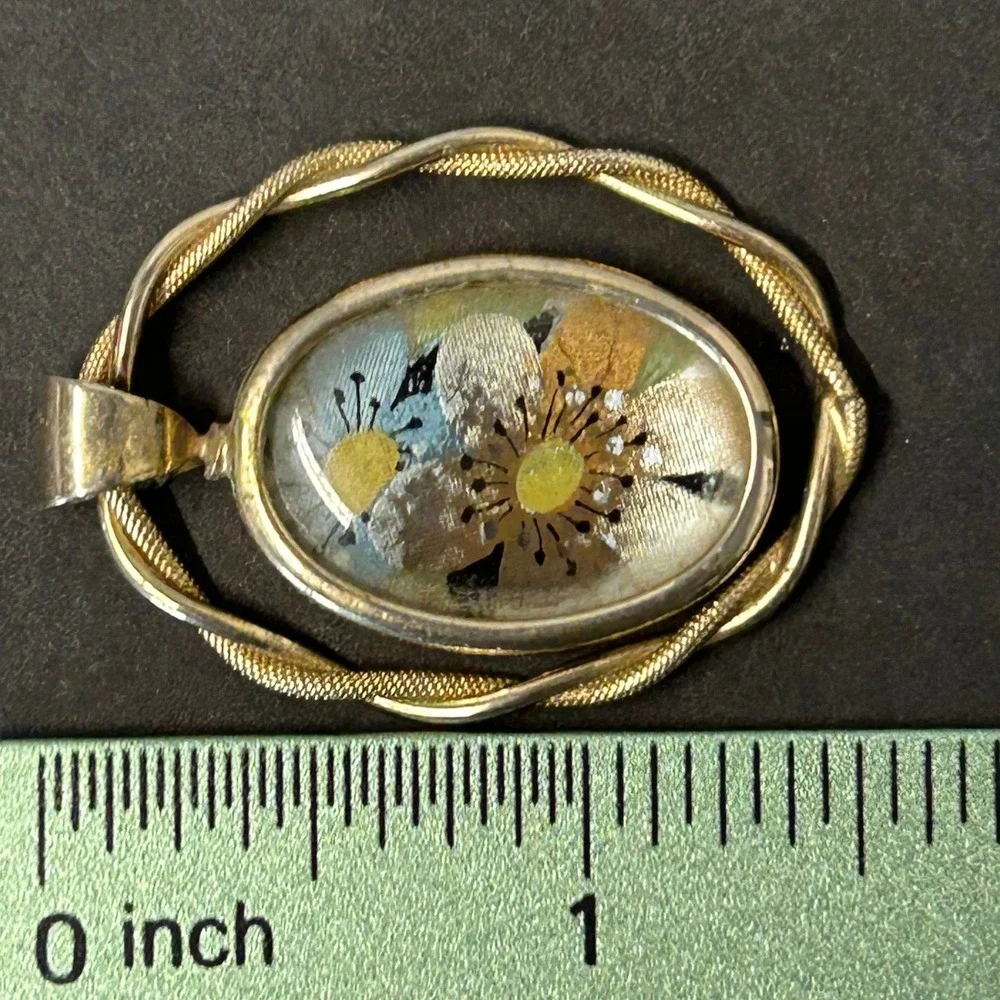 Vintage Floral Oval Pendant Women Gold Blue Mesh Rope Frame